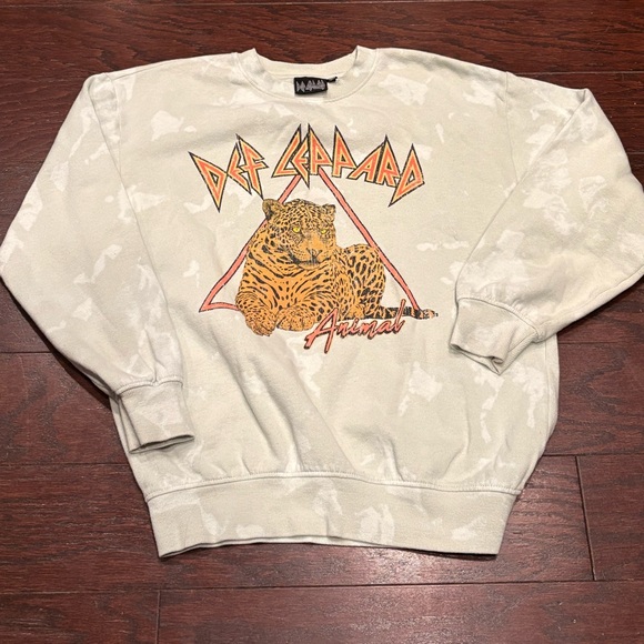 Def Leppard Graphic Sweatshirt - Picture 2 of 4